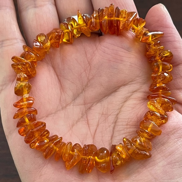 Natural Baltic honey large bead stretchy bracelet - Picture 2 of 4